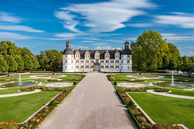 Schloss Neuhaus bei Paderborn mit dem prachtvollen Barockgarten © Teutoburger Wald Tourismus, P. Gawandtka